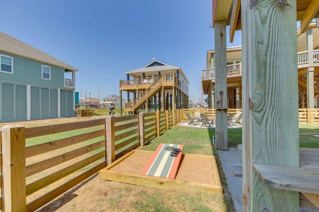 1963 Ave J, Port Bolivar, TX 77650