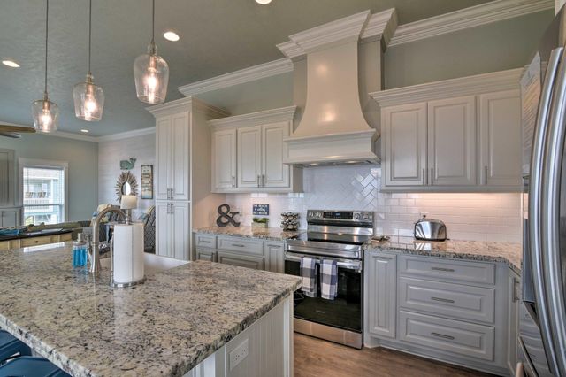 1963 Ave J, Port Bolivar, TX 77650