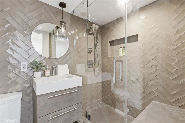 13130 Albers, Sherman Oaks, CA 91401