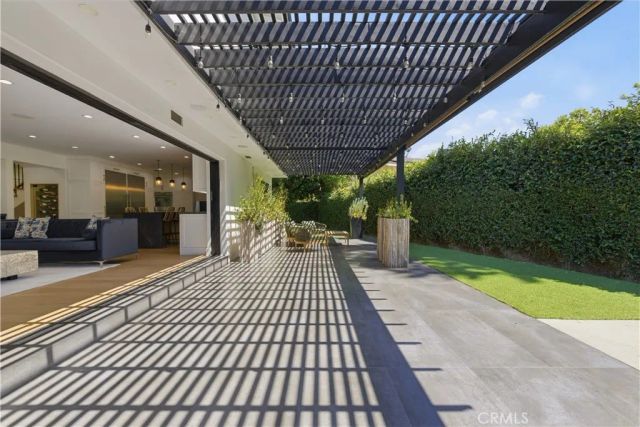 13130 Albers, Sherman Oaks, CA 91401