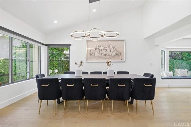 13130 Albers, Sherman Oaks, CA 91401