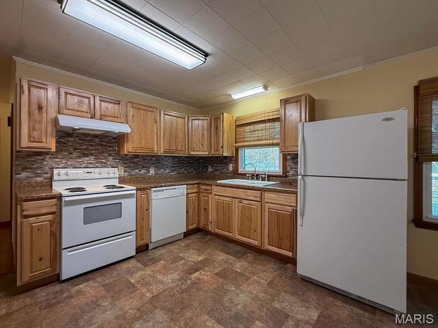 805 S A Street, Farmington, MO 63640