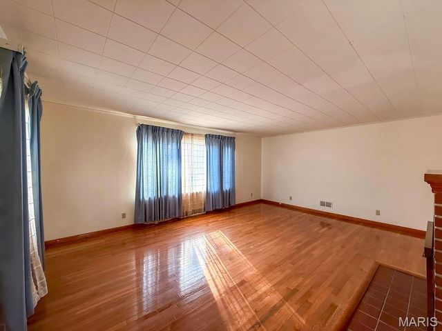 805 S A Street, Farmington, MO 63640