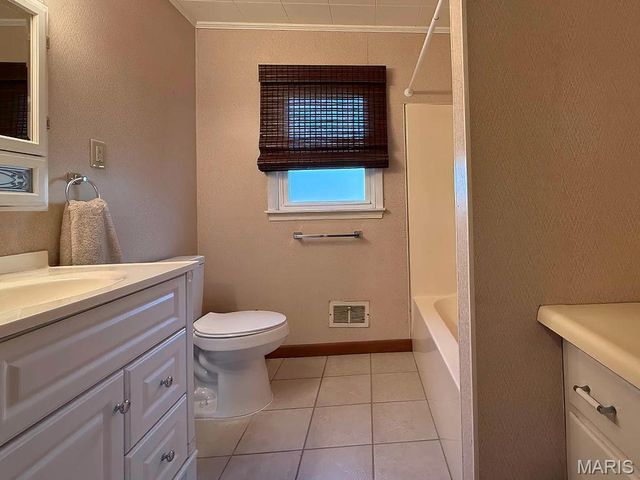 805 S A Street, Farmington, MO 63640