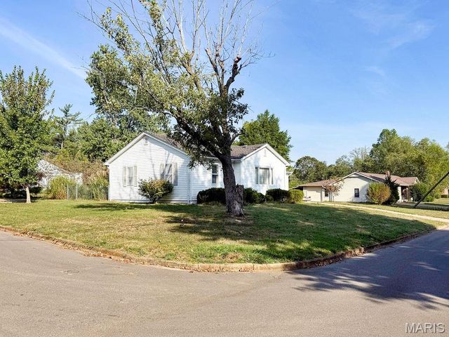 805 S A Street, Farmington, MO 63640