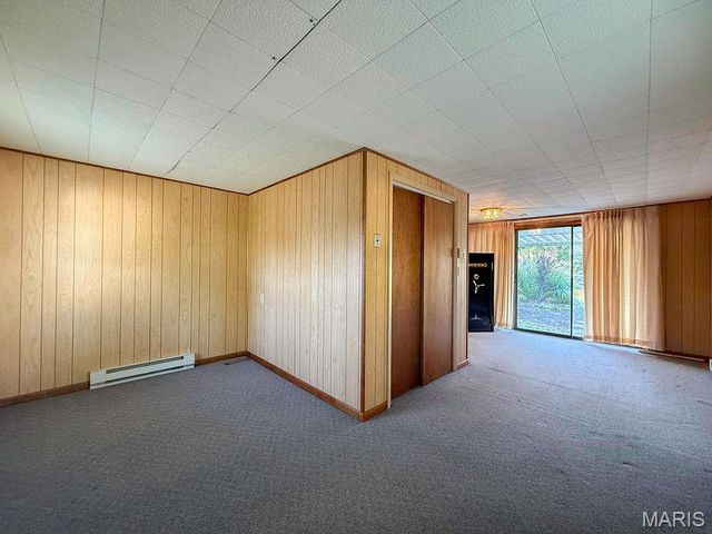 805 S A Street, Farmington, MO 63640