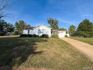 805 S A Street, Farmington, MO 63640