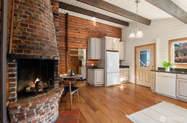 6873 NW Brothers View Lane, Silverdale, WA 98383