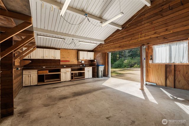 6873 NW Brothers View Lane, Silverdale, WA 98383