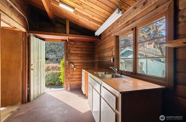 6873 NW Brothers View Lane, Silverdale, WA 98383