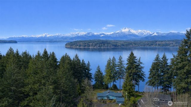 6873 NW Brothers View Lane, Silverdale, WA 98383