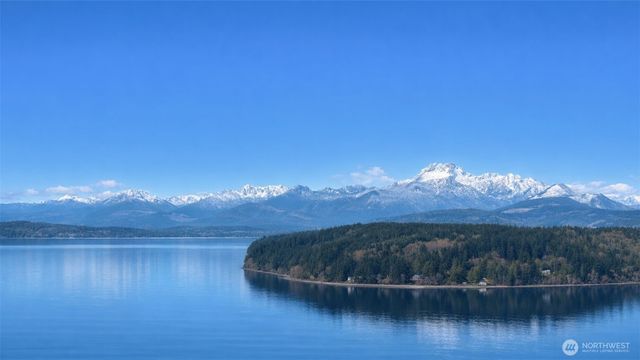 6873 NW Brothers View Lane, Silverdale, WA 98383