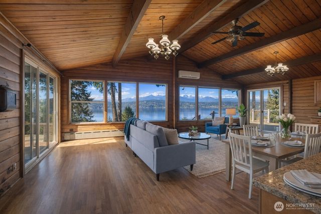 6873 NW Brothers View Lane, Silverdale, WA 98383