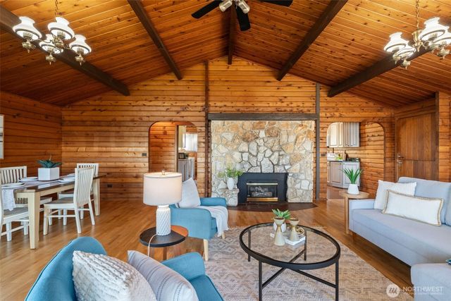 6873 NW Brothers View Lane, Silverdale, WA 98383