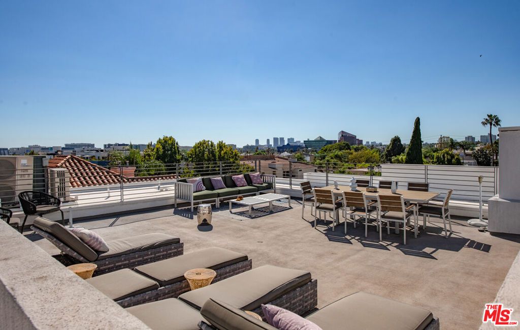 928 N Croft Avenue 202, West Hollywood, CA 90069 — photo 2