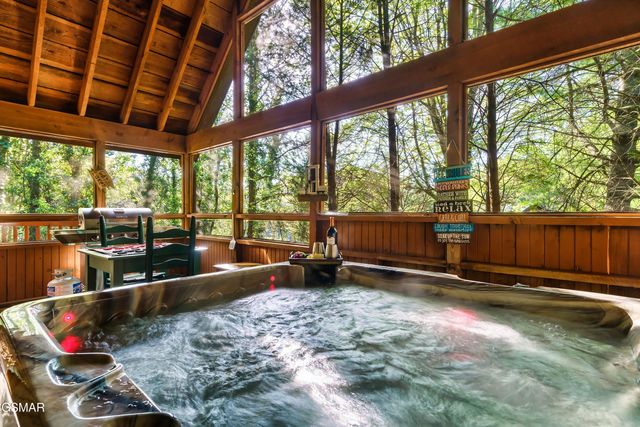 2306 Bonnie Lane, Sevierville, TN 37876