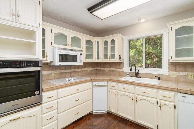 45 Gerona Way, Hot Springs Village, AR 71909