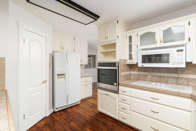 45 Gerona Way, Hot Springs Village, AR 71909