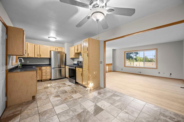 6188 15th Street N, Oakdale, MN 55128