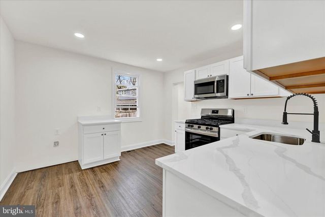 60 DEL RIO RD, Baltimore, MD 21222