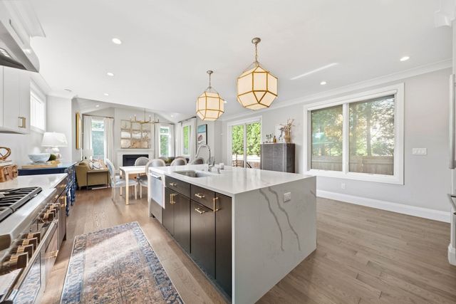 64 Auburn St 64, Newton, MA 02466