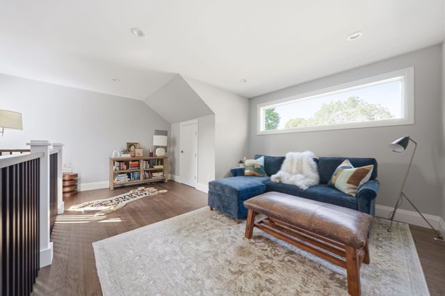 64 Auburn St 64, Newton, MA 02466