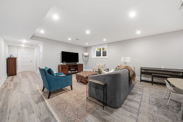 64 Auburn St 64, Newton, MA 02466