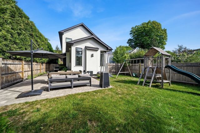 64 Auburn St 64, Newton, MA 02466