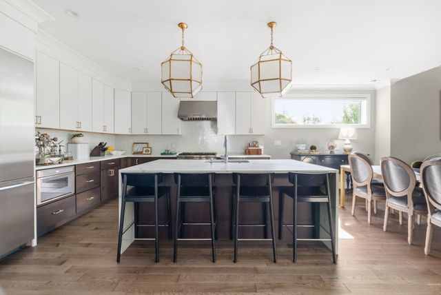 64 Auburn St 64, Newton, MA 02466