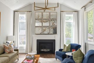 64 Auburn St 64, Newton, MA 02466