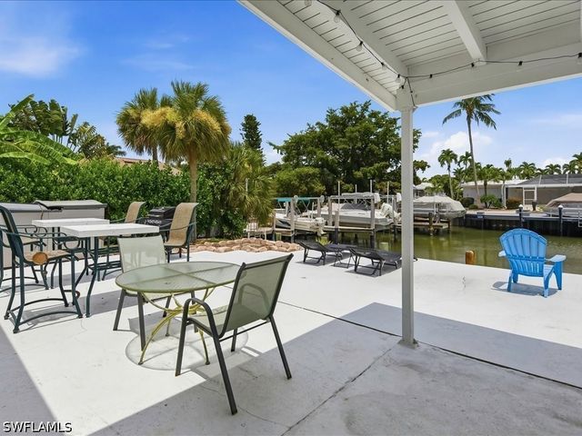 1206 Martinique CT, Marco Island, FL 34145