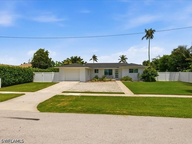 1206 Martinique CT, Marco Island, FL 34145