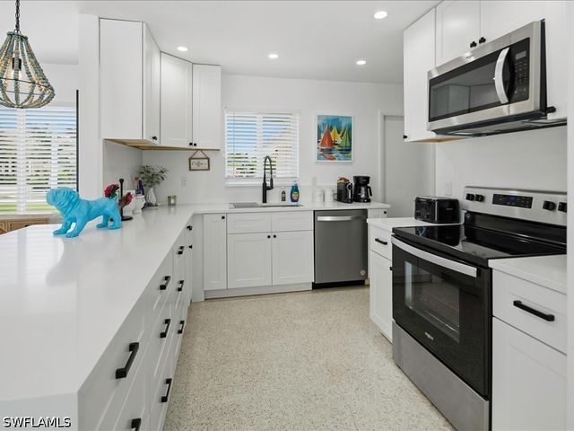 1206 Martinique CT, Marco Island, FL 34145