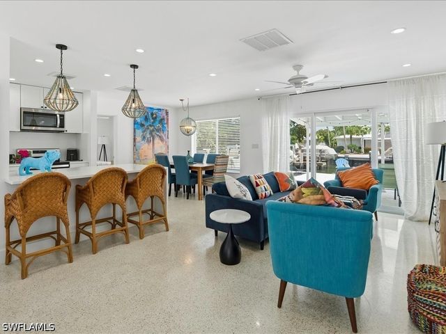 1206 Martinique CT, Marco Island, FL 34145