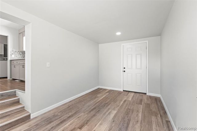 34585 Koch Avenue, Sterling Heights, MI 48310