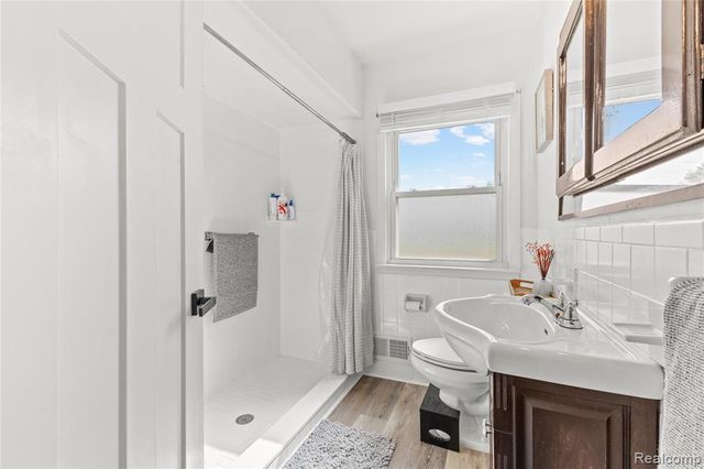 34585 Koch Avenue, Sterling Heights, MI 48310