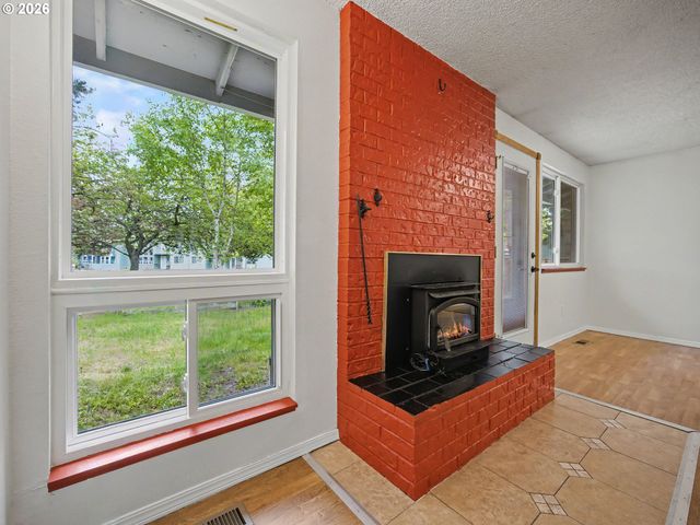 1185 Ne HACIENDA Ln, Gresham, OR 97030