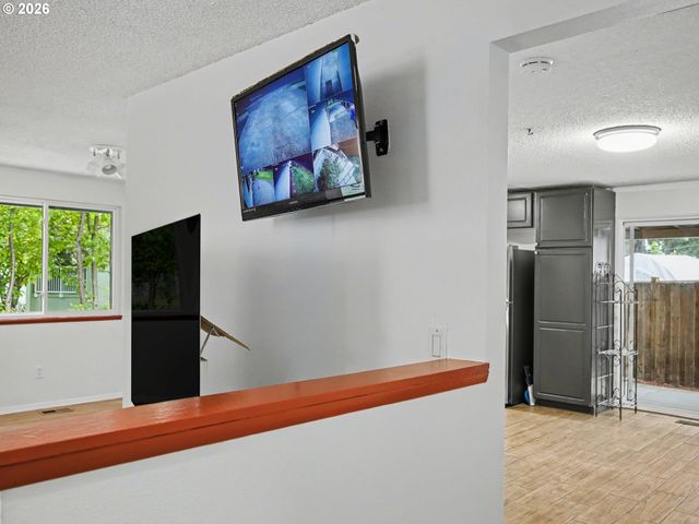 1185 Ne HACIENDA Ln, Gresham, OR 97030