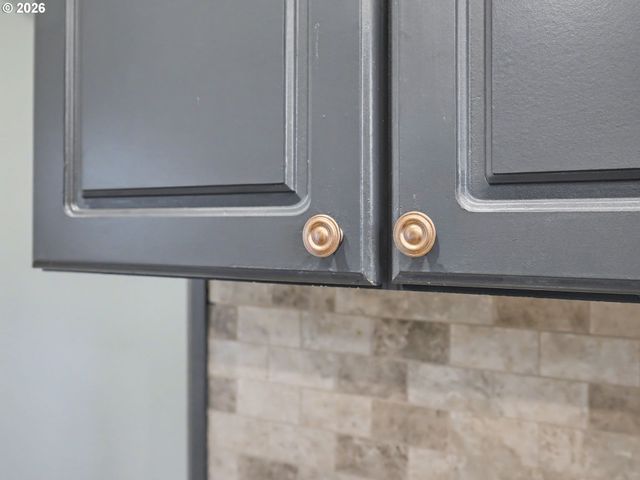 1185 Ne HACIENDA Ln, Gresham, OR 97030