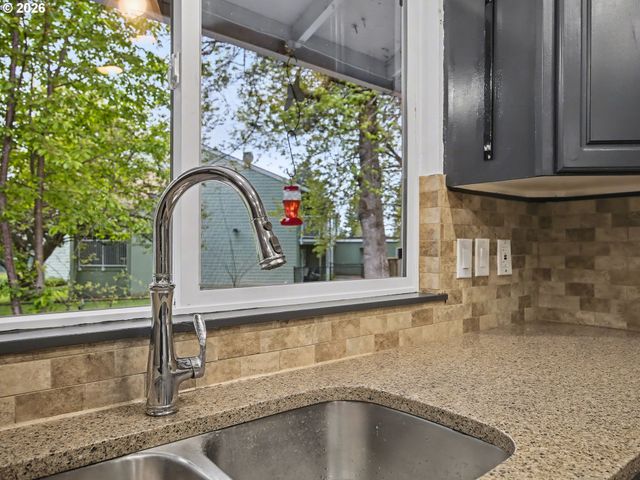 1185 Ne HACIENDA Ln, Gresham, OR 97030