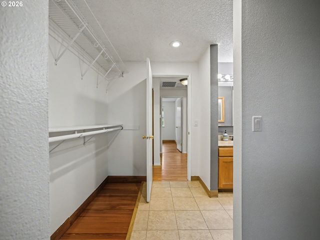 1185 Ne HACIENDA Ln, Gresham, OR 97030