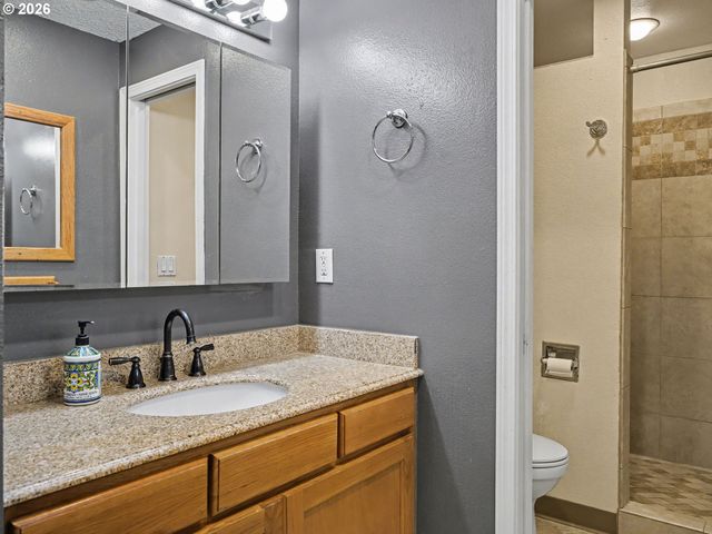 1185 Ne HACIENDA Ln, Gresham, OR 97030