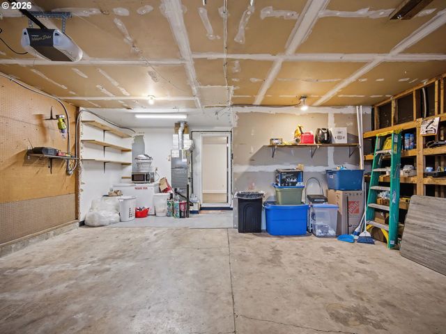 1185 Ne HACIENDA Ln, Gresham, OR 97030