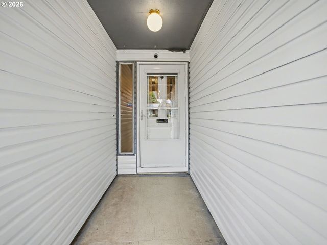 1185 Ne HACIENDA Ln, Gresham, OR 97030