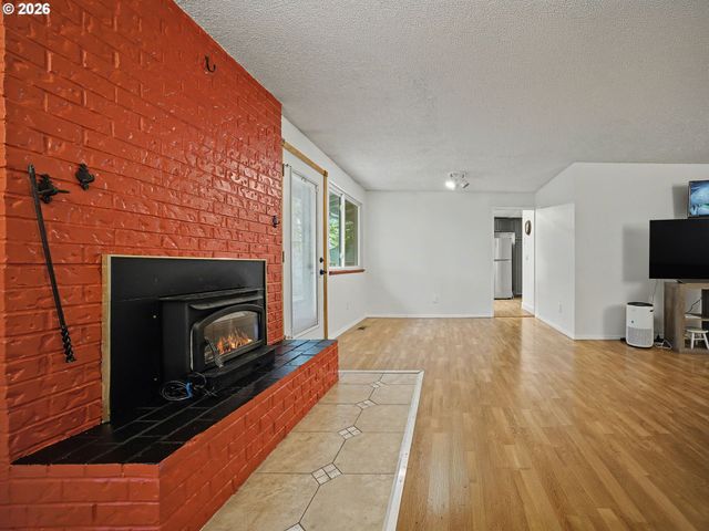 1185 Ne HACIENDA Ln, Gresham, OR 97030