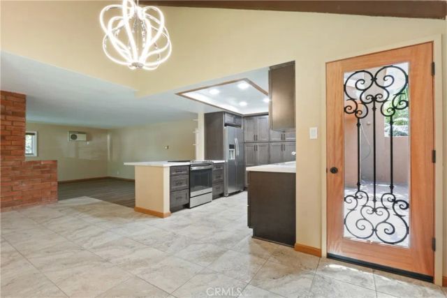 2214 E 2nd Street, Long Beach, CA 90803