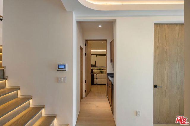1525 Marlay Drive, Los Angeles, CA 90069