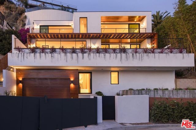 1525 Marlay Drive, Los Angeles, CA 90069