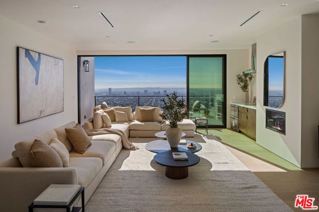 1525 Marlay Drive, Los Angeles, CA 90069