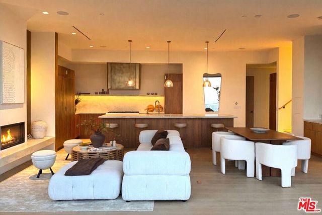 1525 Marlay Drive, Los Angeles, CA 90069